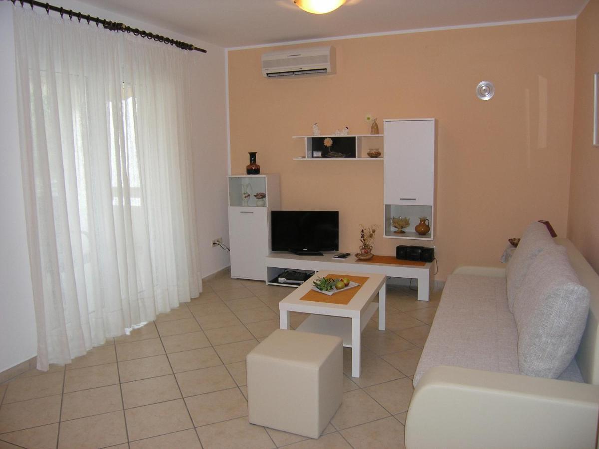 Apartment Biljana For Relaxing Holidays In