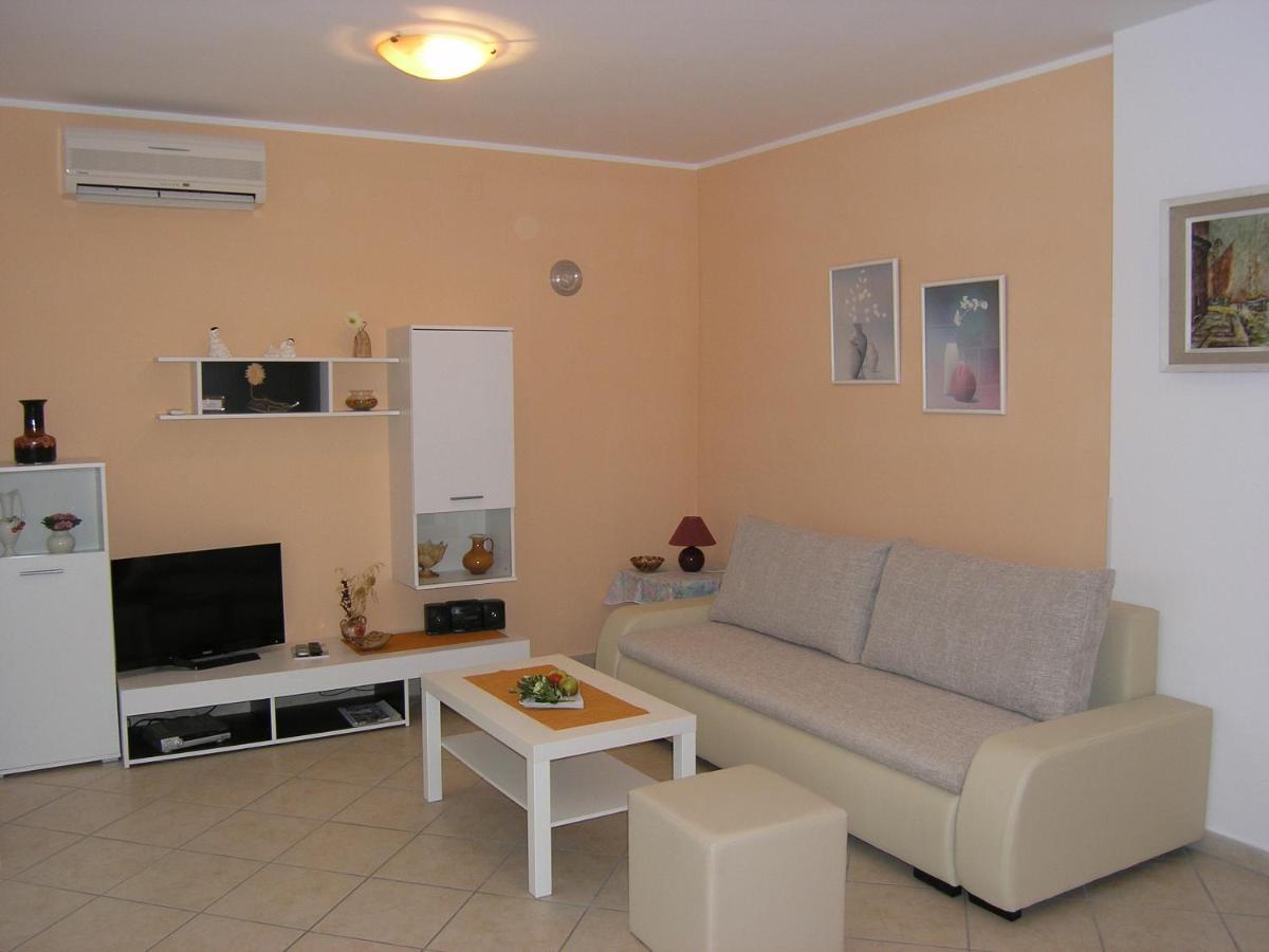 Biljana For Relaxing Holidays In Apartment *